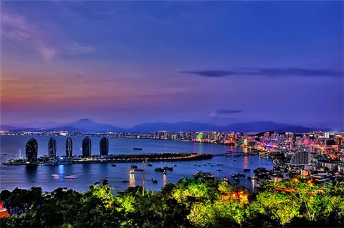 房子砸了重新装修划算吗（房子砸了重装费用）